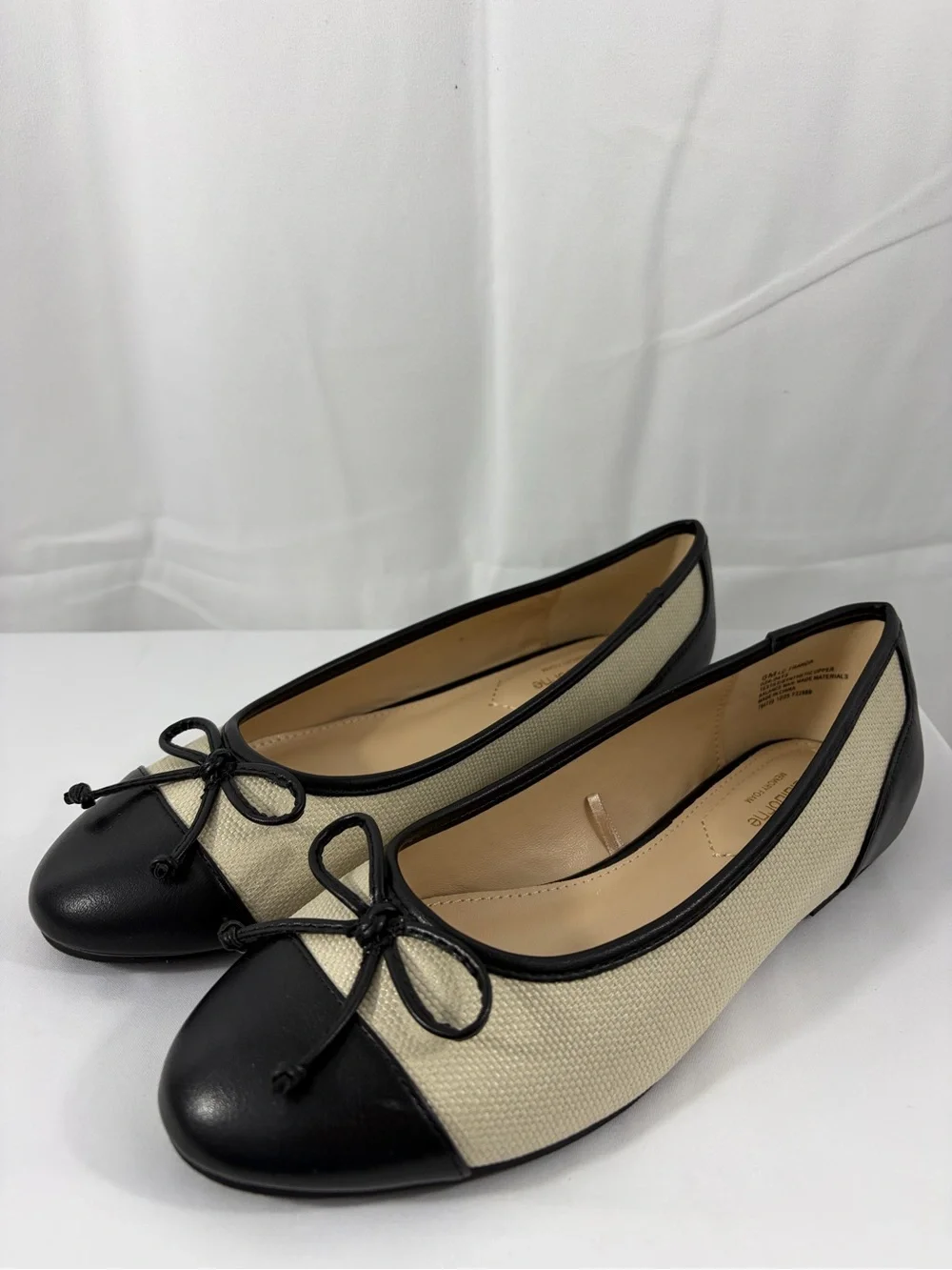 NWT Liz Claiborne Women’s Size 6 Cream Black Two-Tone Ballet Flats